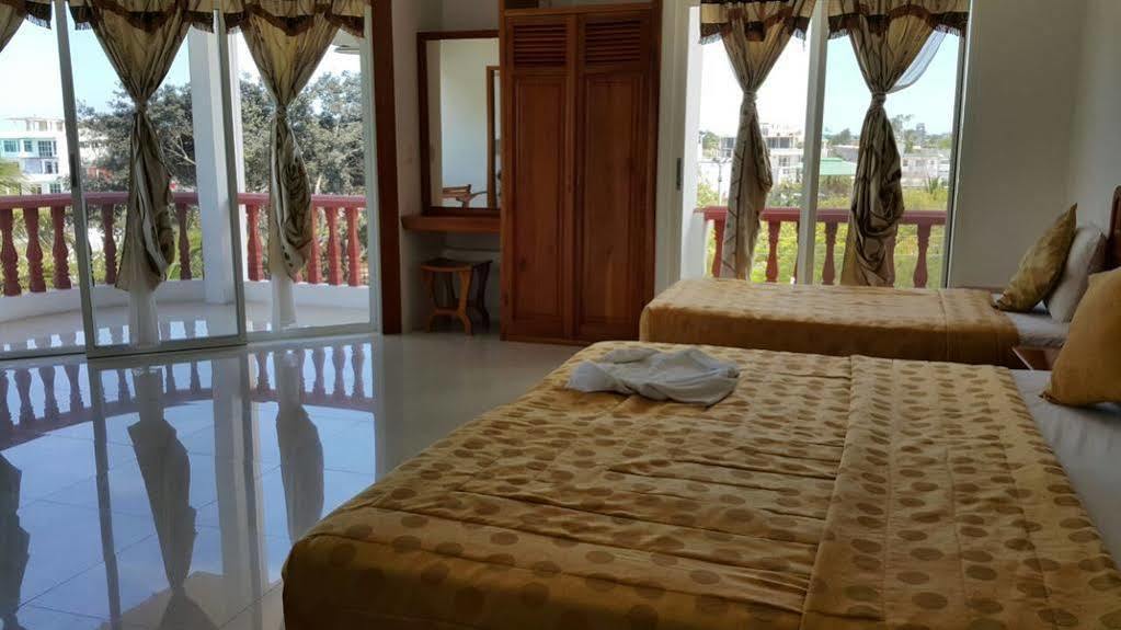 Hotel Dejavu Puerto Ayora  Zewnętrze zdjęcie
