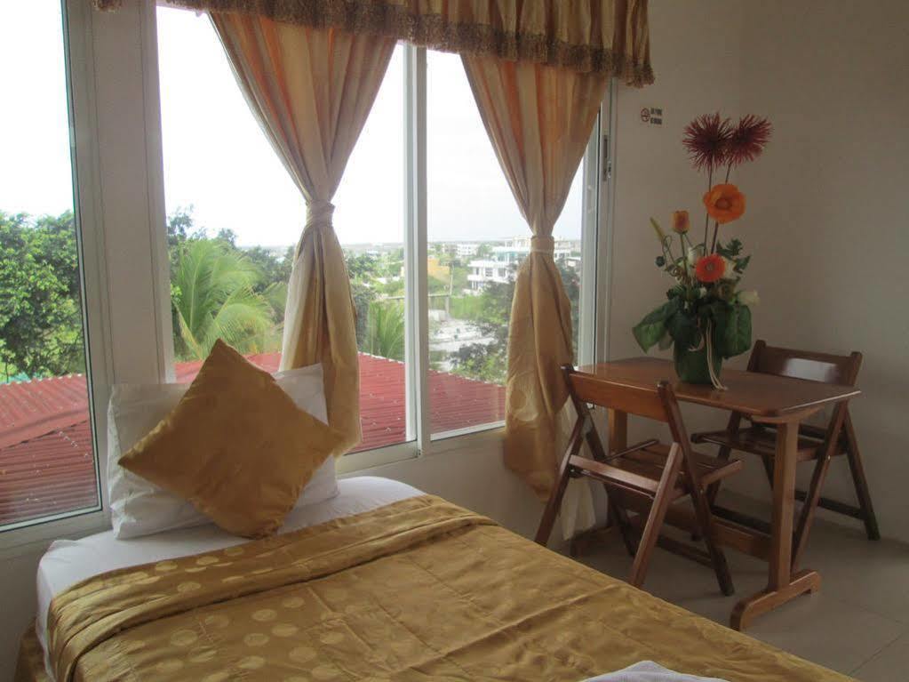 Hotel Dejavu Puerto Ayora  Zewnętrze zdjęcie